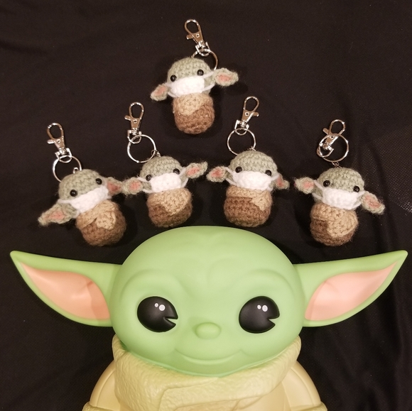Baby Alien Keychain - Picture 2 of 10